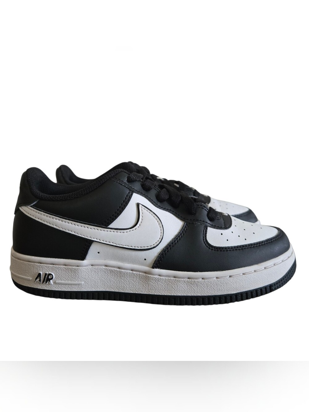 Nike Air Force 1 Low LV8 2 Shoes Boys Size 5.5Y White Swoosh Panda DV1621-001